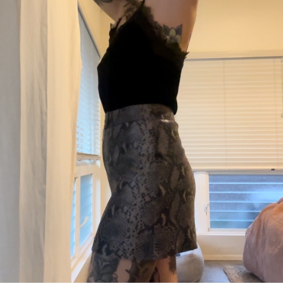 All Saints Lena Oba snakeskin skirt - Picture 5 of 15